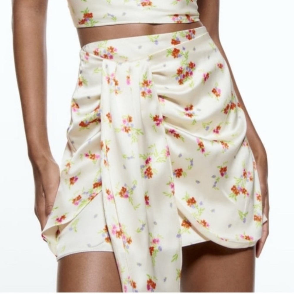 Zara Satin Ivory White Floral Wrap Mini Skirt Size Small